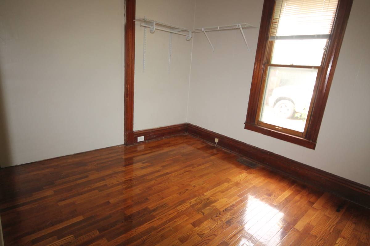 Apartment for rent at 832 W Walnut, Kalamazoo, MI 49007