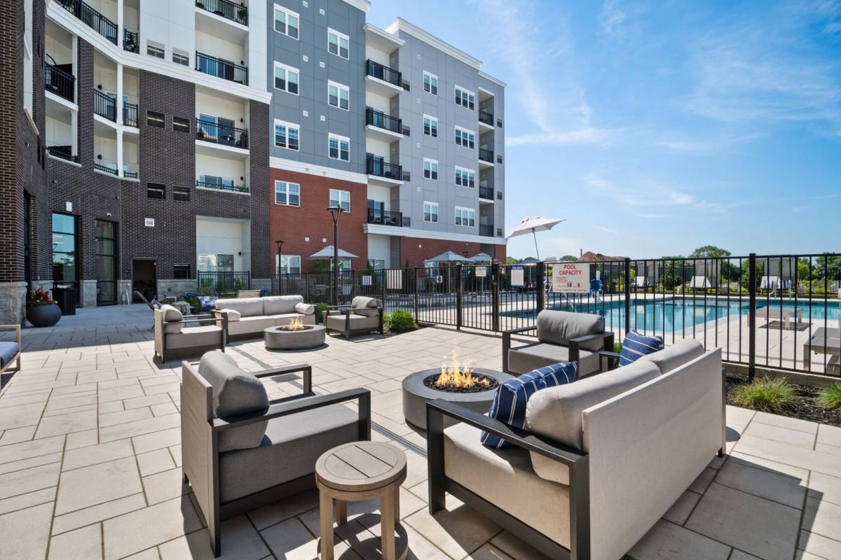 Apartment for rent at 999 Fort Lee Rd, Bogota, NJ 07603