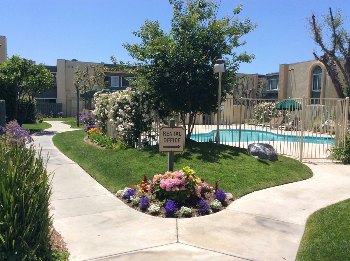 Apartment for rent at 2520 W La Palma Ave, Anaheim, CA 92801