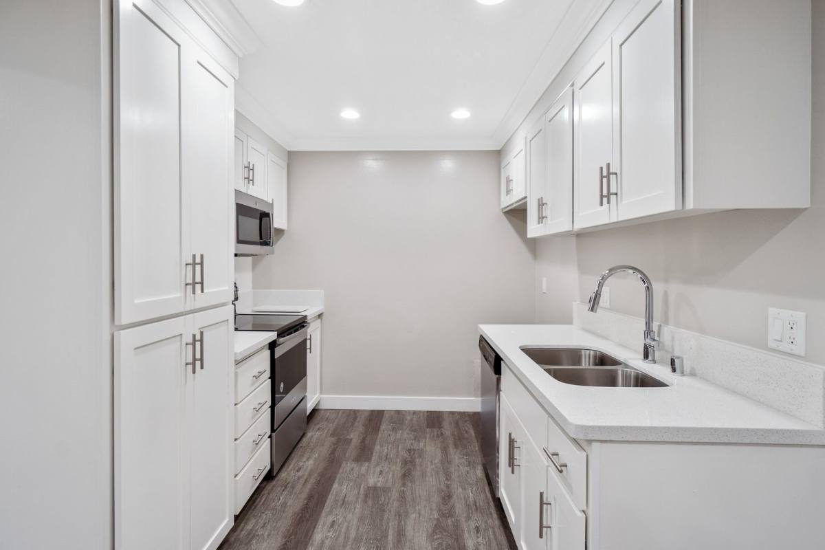 Apartment for rent at 2520 W La Palma Ave, Anaheim, CA 92801