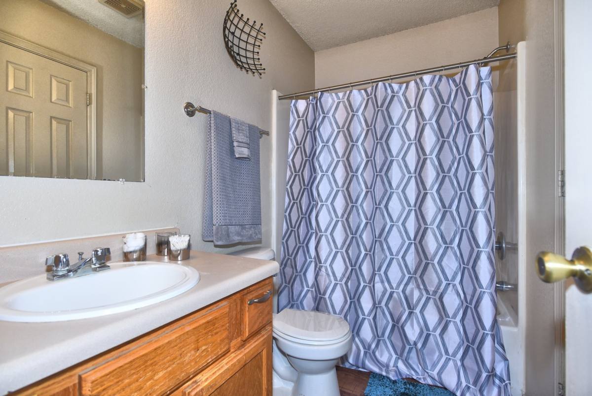 Apartment for rent at 701 S Lynn St, Bristow, OK 74010