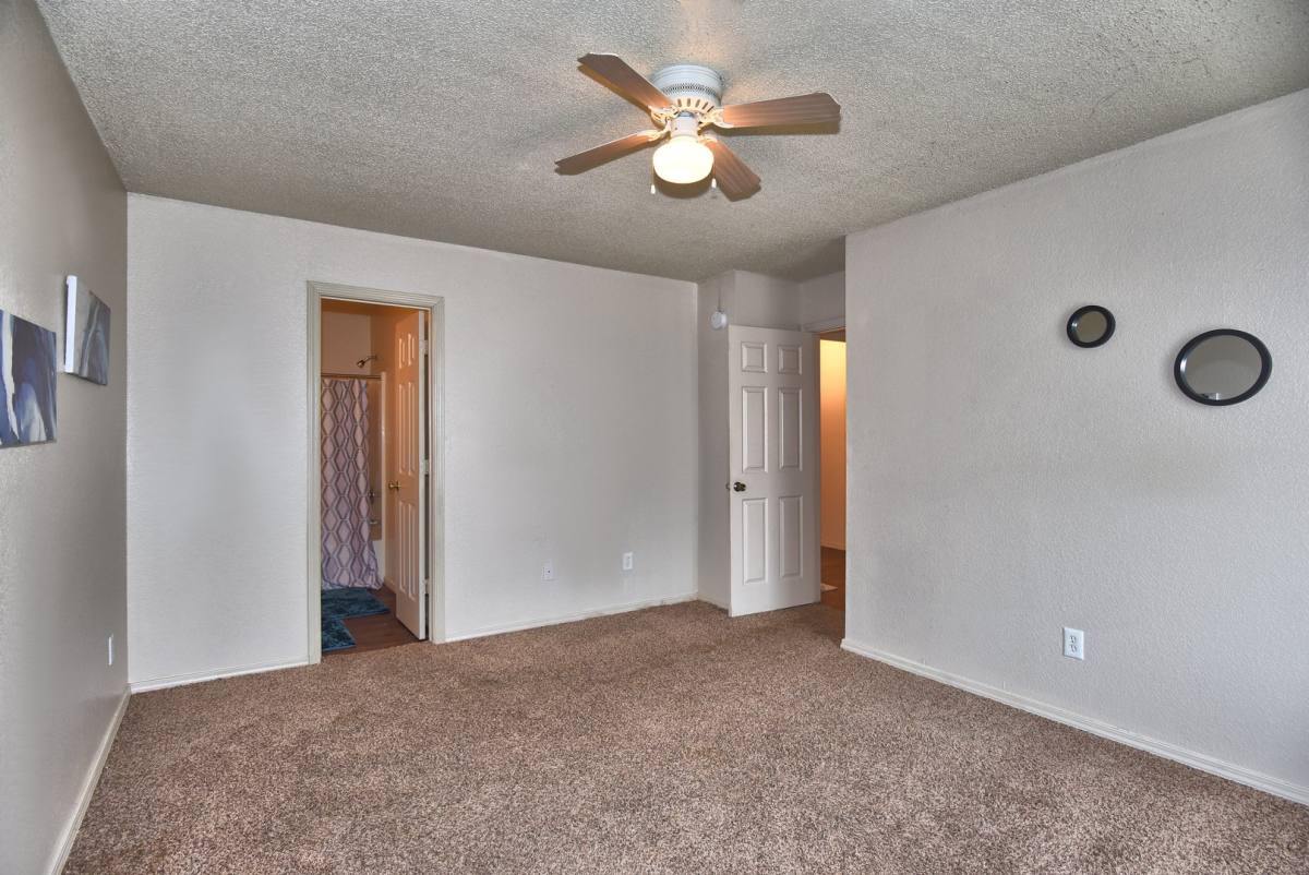 Apartment for rent at 701 S Lynn St, Bristow, OK 74010
