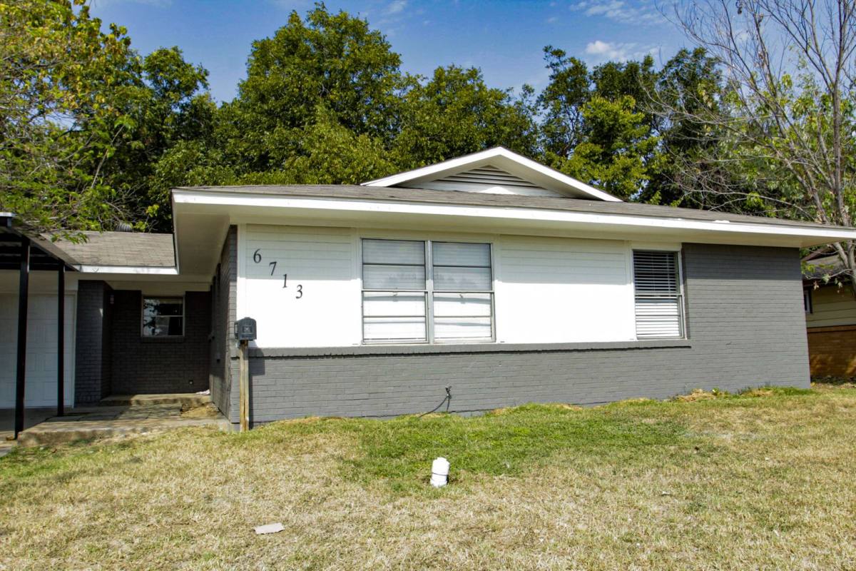 House for rent at 6713 Pecan Park Dr, Fort Worth, TX 76118
