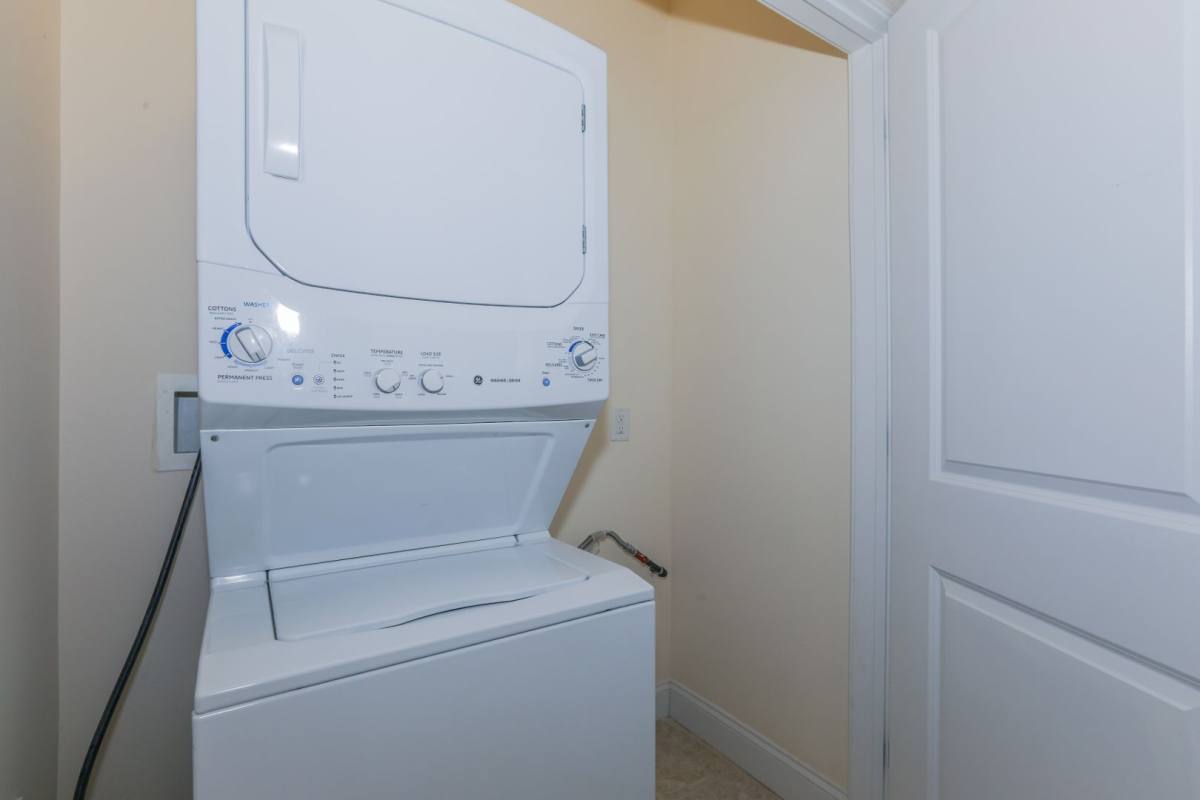 Apartment for rent at 12 Main St, Edgewater, NJ 07020