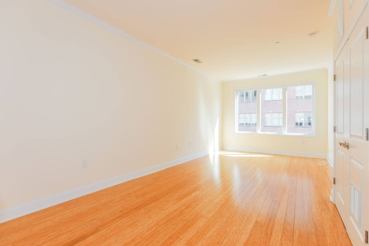 Apartment for rent at 12 Main St, Edgewater, NJ 07020