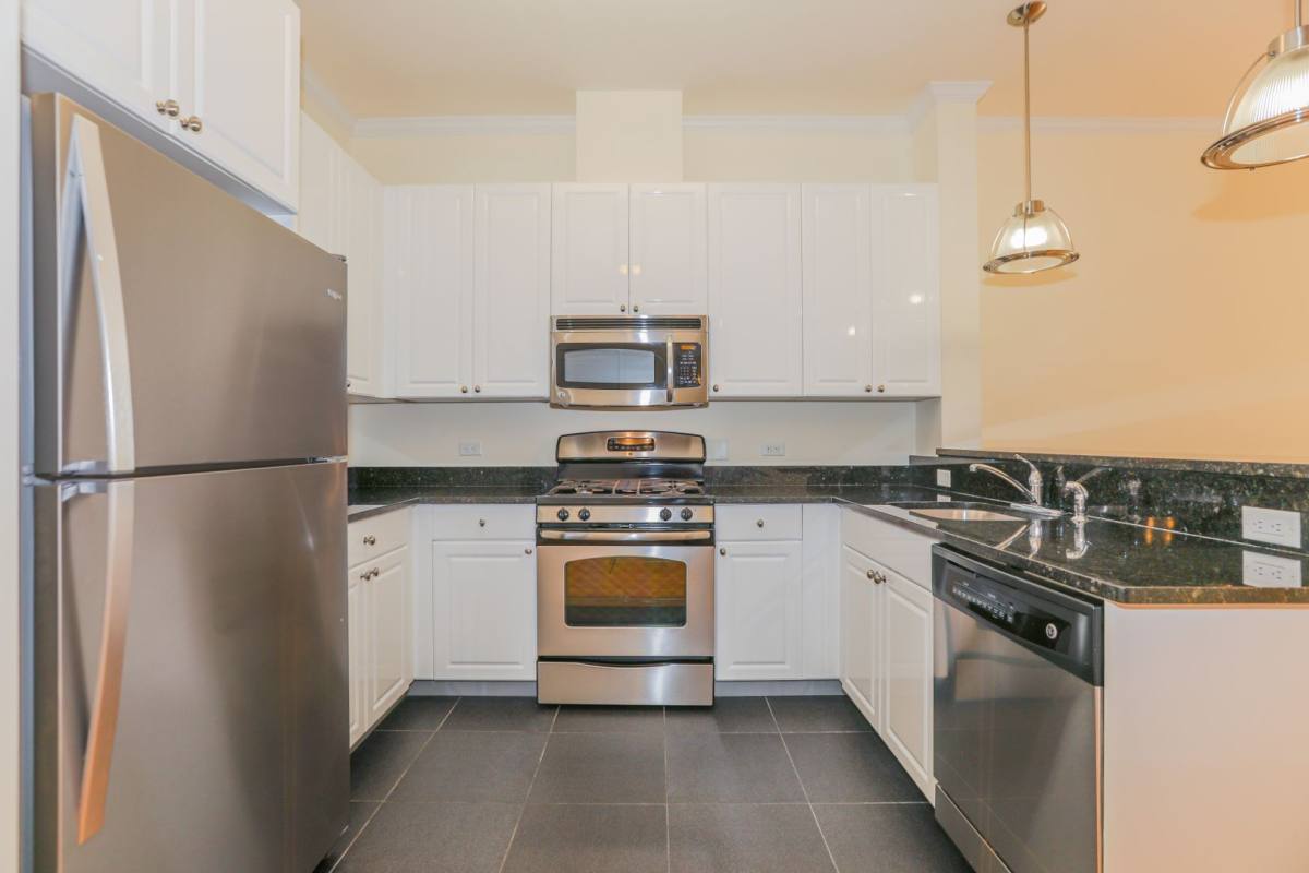 Apartment for rent at 12 Main St, Edgewater, NJ 07020