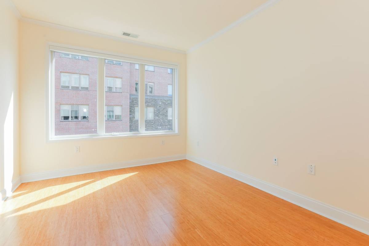 Apartment for rent at 12 Main St, Edgewater, NJ 07020