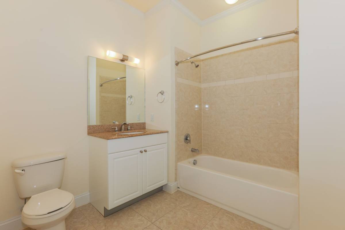 Apartment for rent at 12 Main St, Edgewater, NJ 07020