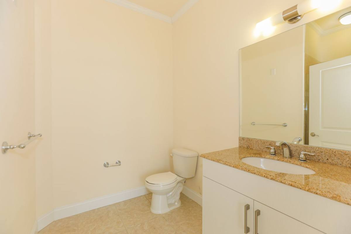 Apartment for rent at 5 Main St, Edgewater, NJ 07020