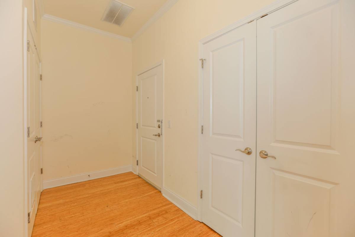 Apartment for rent at 5 Main St, Edgewater, NJ 07020