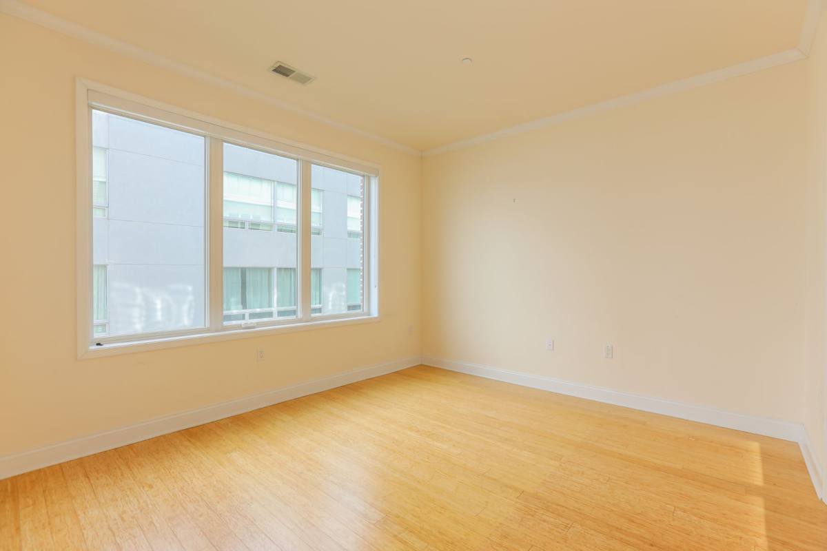 Apartment for rent at 5 Main St, Edgewater, NJ 07020