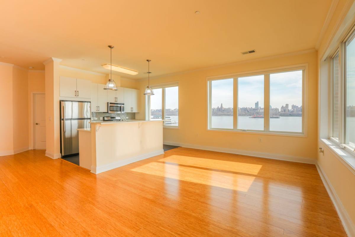 Apartment for rent at 5 Main St, Edgewater, NJ 07020