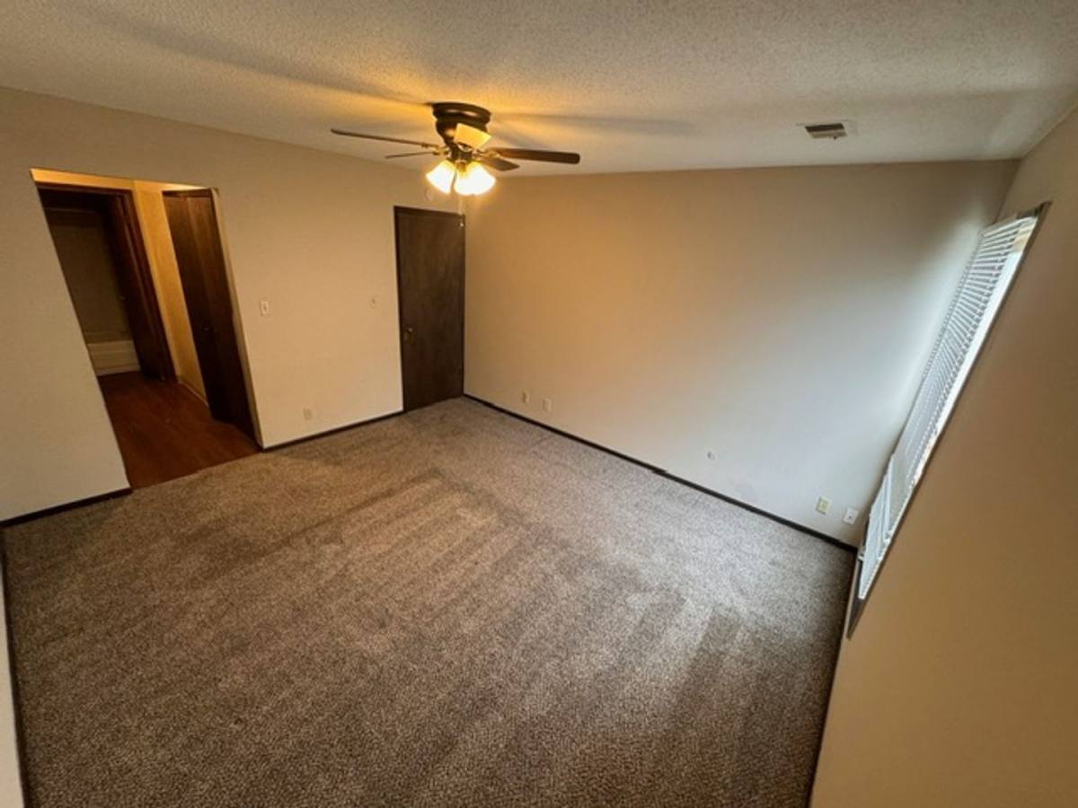 Apartment for rent at 2111 Kasold Dr, Lawrence, KS 66047