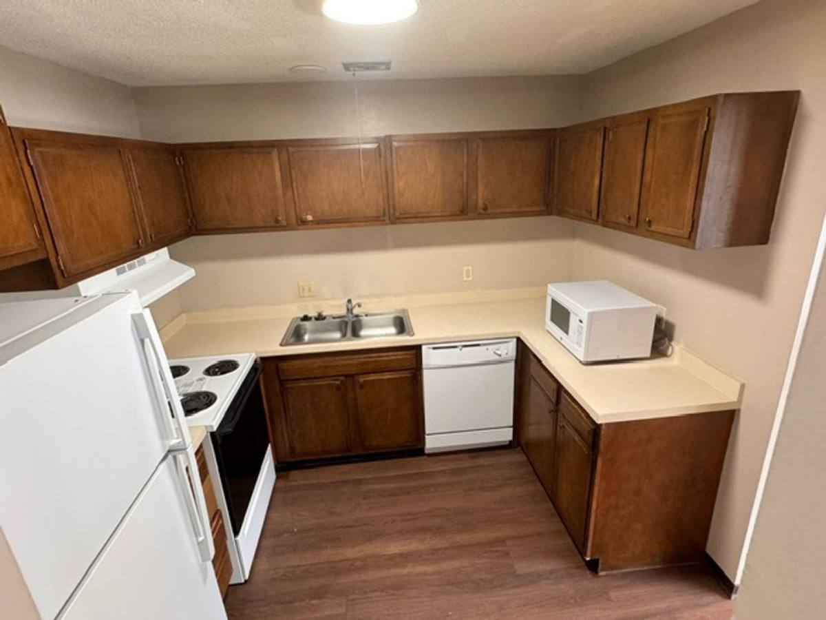 Apartment for rent at 2111 Kasold Dr, Lawrence, KS 66047