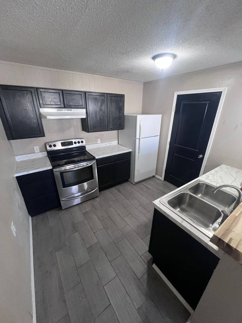 Apartment for rent at 528 E Washignton, Pittsburg, KS 66762