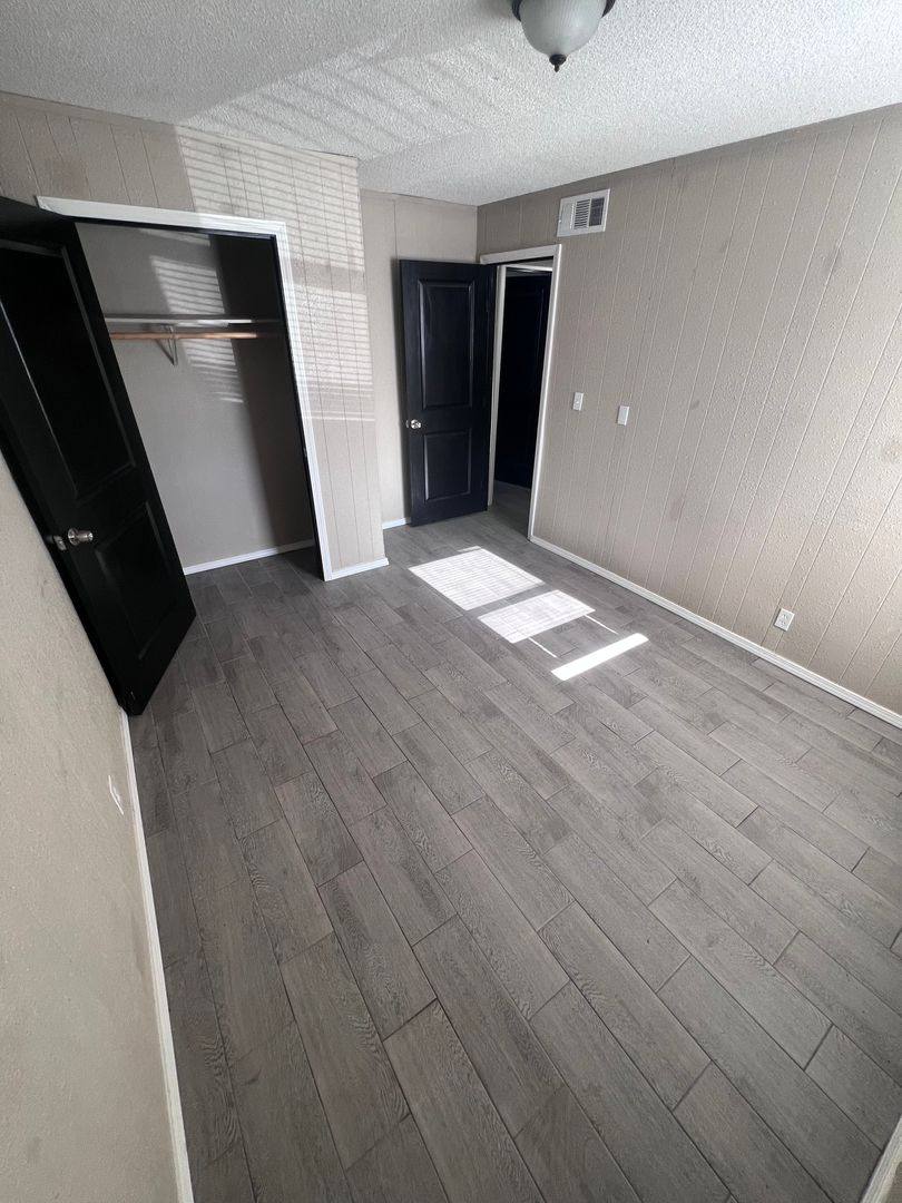 Apartment for rent at 528 E Washignton, Pittsburg, KS 66762