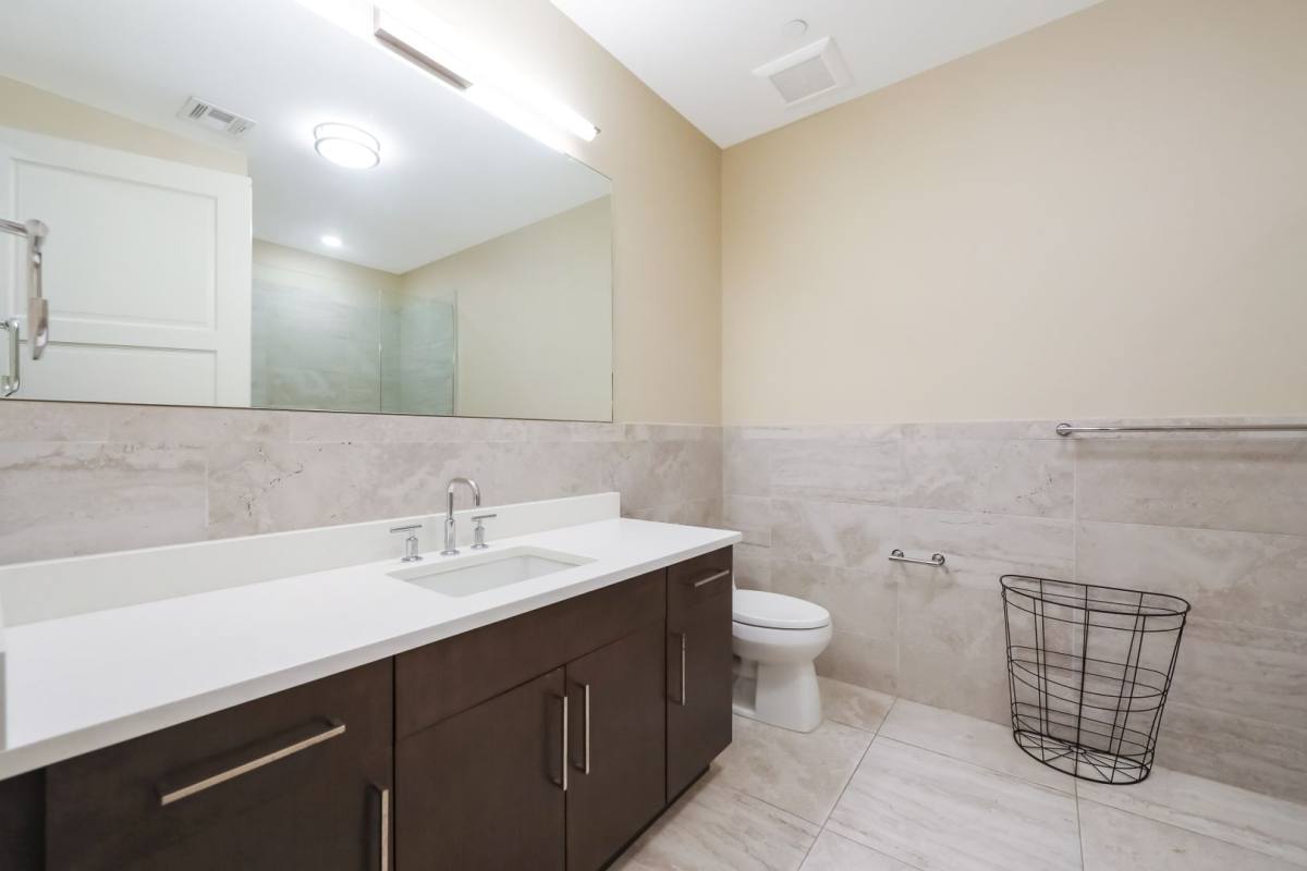 Apartment for rent at 10 Main St, Edgewater, NJ 07020