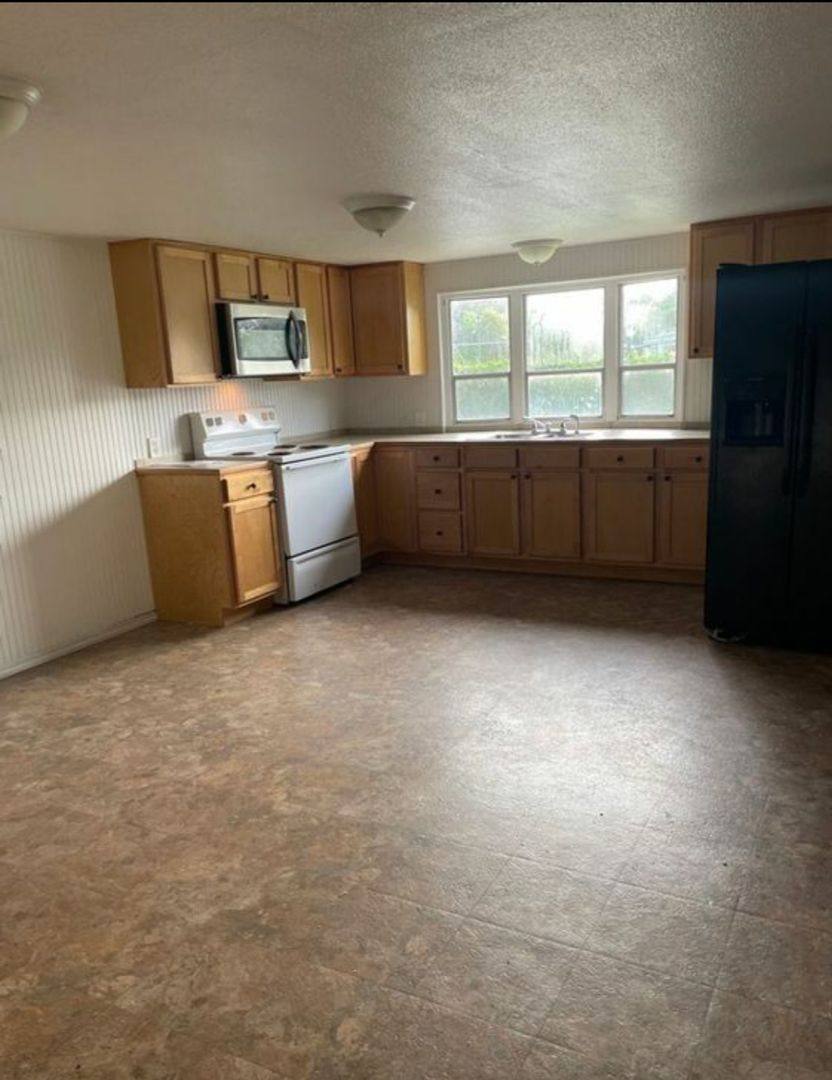 House for rent at 35229 Orange Grove Lane, Leesburg, FL 34788