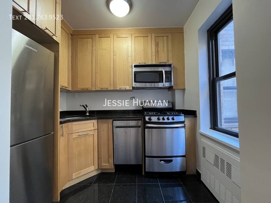 Condo for rent at 412 E 55th St #11, New York, NY 10022
