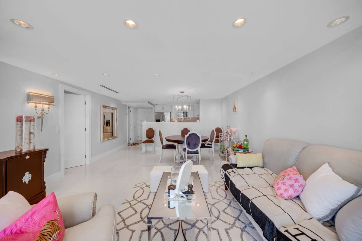 Apartment for rent at 5838 Collins Ave, Miami Beach, FL 33140