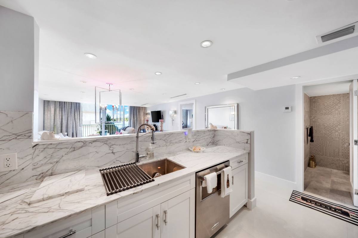 Apartment for rent at 5838 Collins Ave, Miami Beach, FL 33140