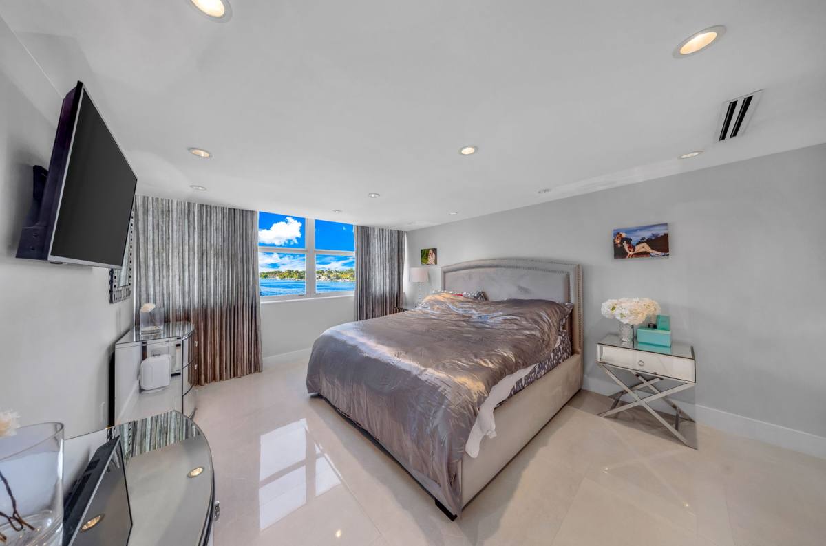Apartment for rent at 5838 Collins Ave, Miami Beach, FL 33140