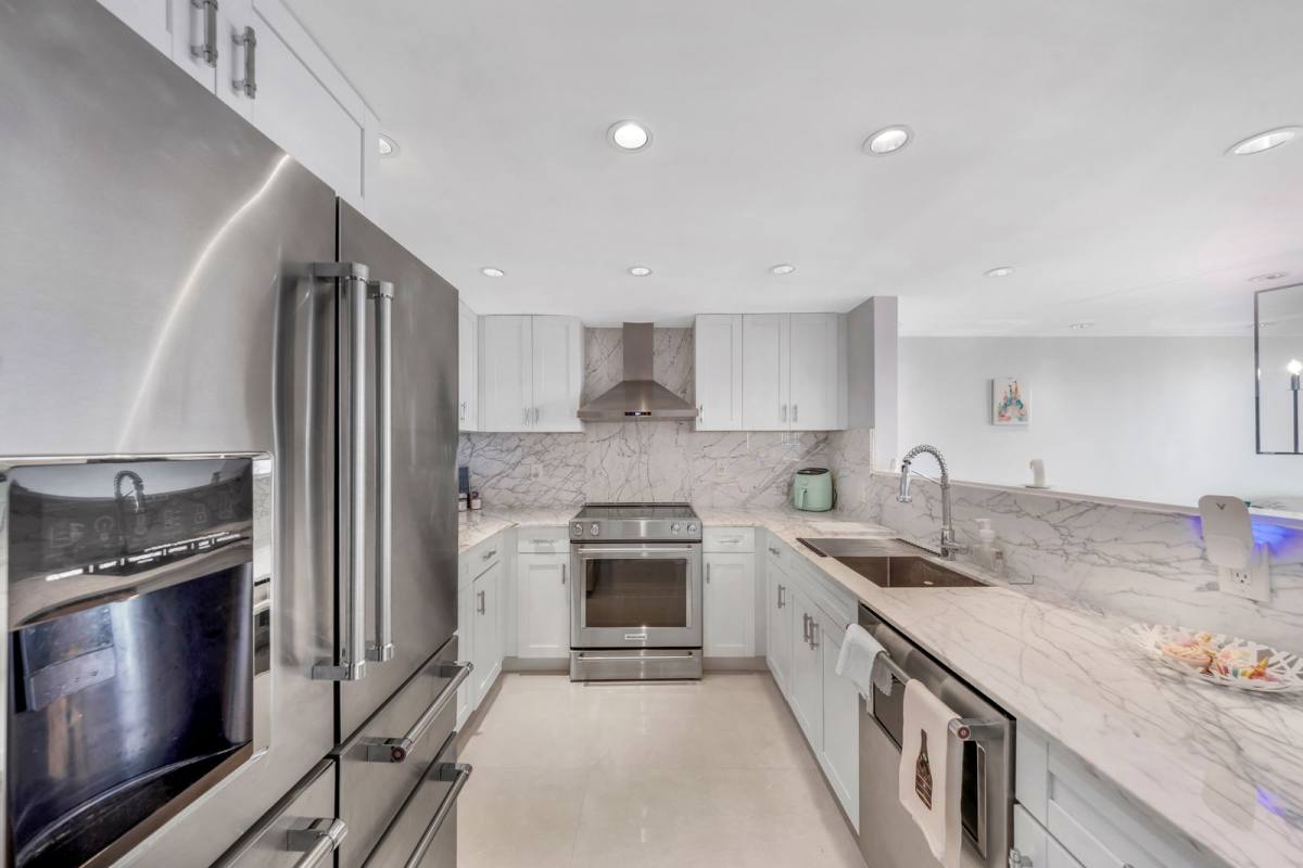 Apartment for rent at 5838 Collins Ave, Miami Beach, FL 33140