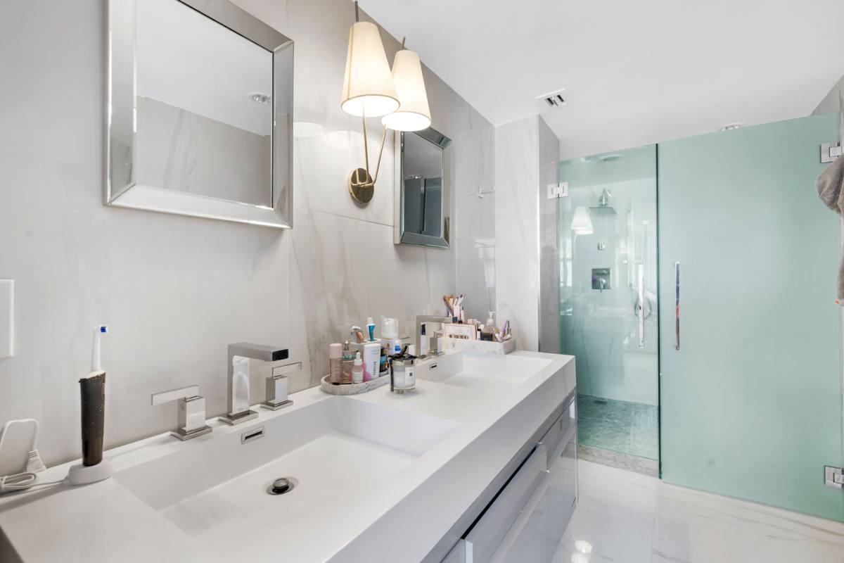 Apartment for rent at 5838 Collins Ave, Miami Beach, FL 33140