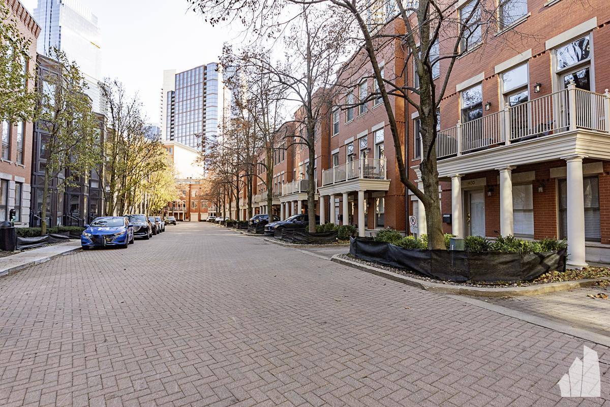 Condo for rent at 501 N Clinton St #2502, Chicago, IL 60647