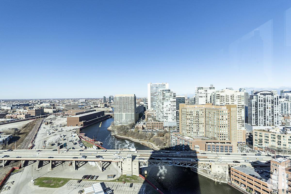 Condo for rent at 501 N Clinton St #2502, Chicago, IL 60647