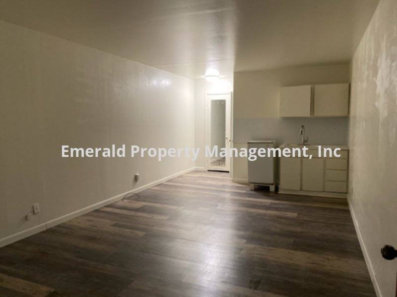 Apartment for rent at 1067 NE Stevens, Roseburg, OR 97470