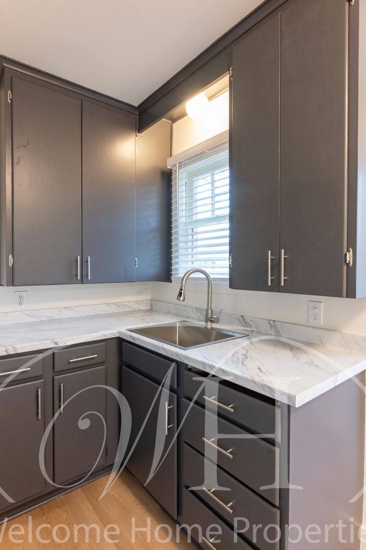 Apartment for rent at 427 E Pine St, Walla Walla, WA 99362