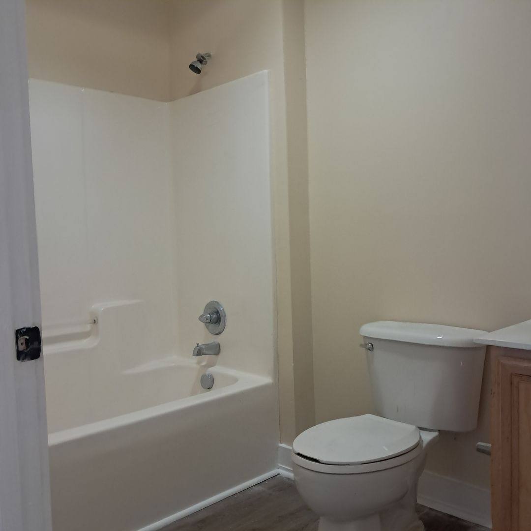 115 & 218 Washington Ave, Weldon, NC 27890 - Apartment for Rent - Image 7