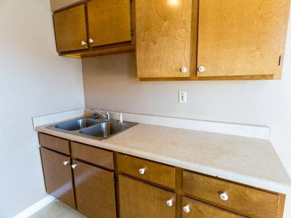 Apartment for rent at 4904 Saddlebrook Lane, Louisville, KY 40216