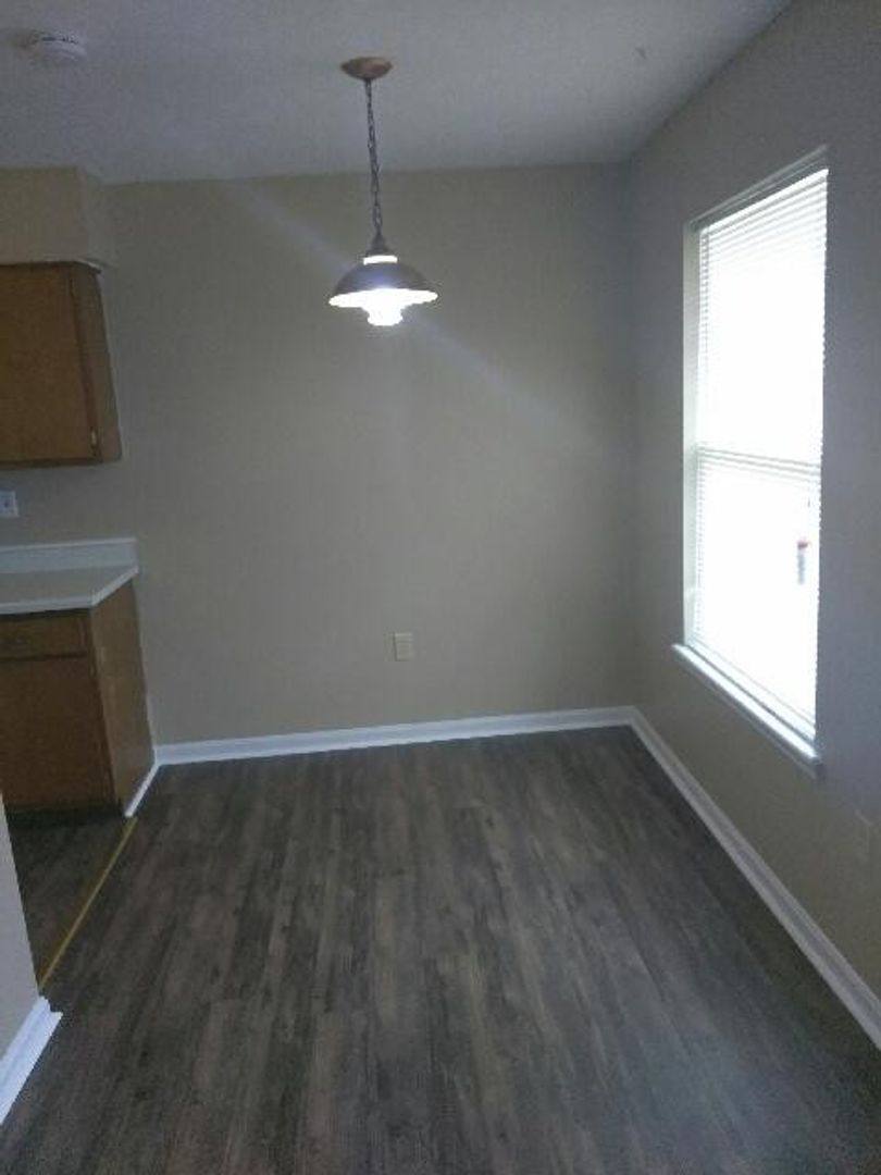 Apartment for rent at 4904 Saddlebrook Lane, Louisville, KY 40216