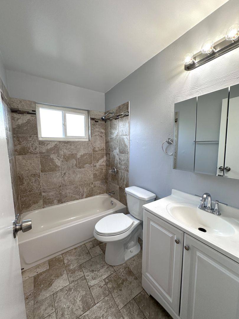 Apartment for rent at 3806 39th Ave, Oakland, CA 94619