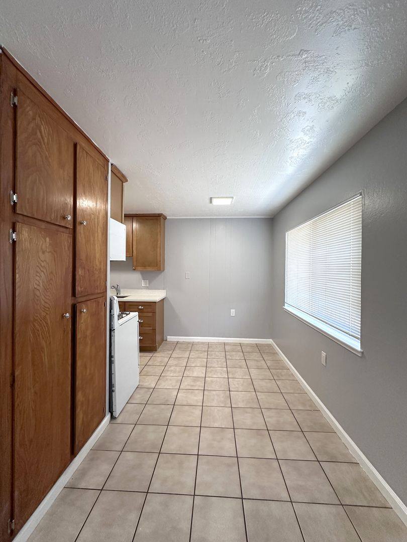 Apartment for rent at 3806 39th Ave, Oakland, CA 94619