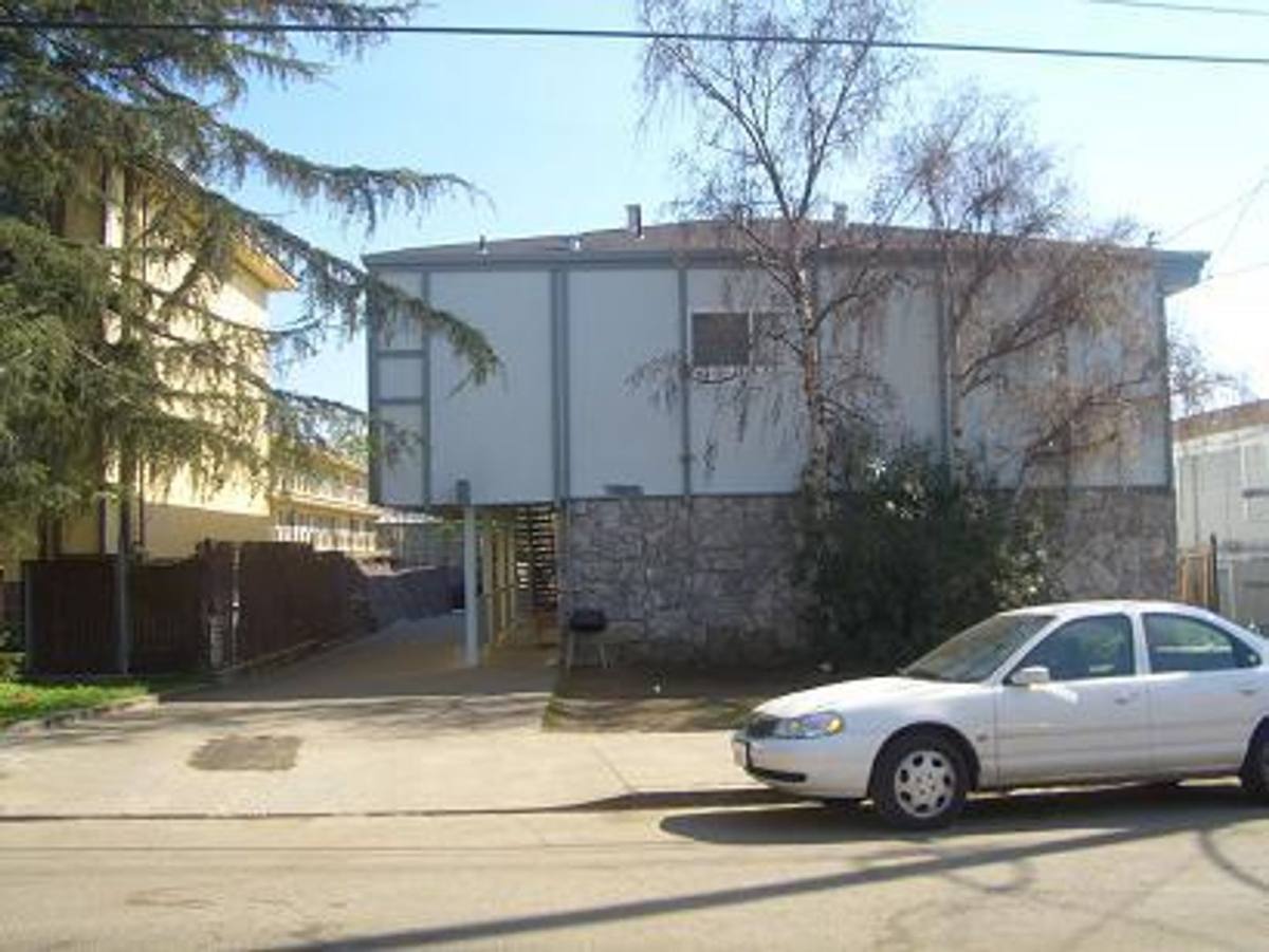 Apartment for rent at 3806 39th Ave, Oakland, CA 94619