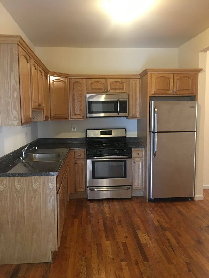 Apartment for rent at 342-344 Hawthorne Ave, Newark, NJ 07112