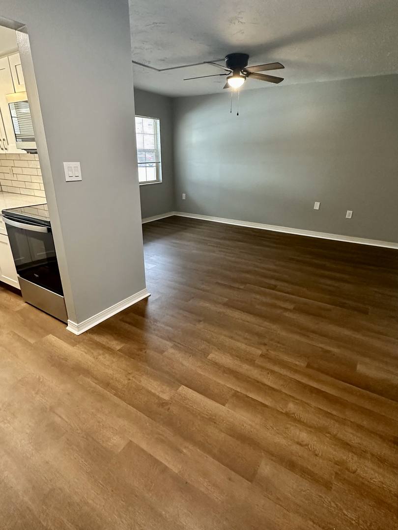 Apartment for rent at 1500 W Bay Dr, Largo, FL 33770