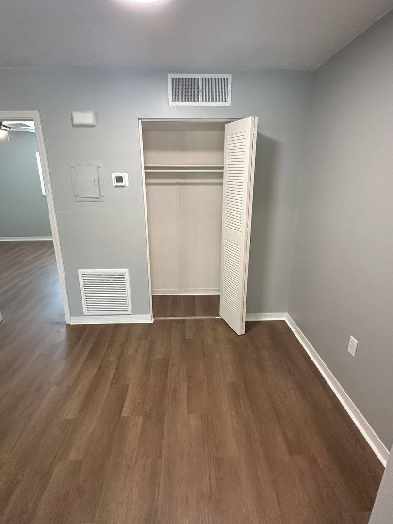Apartment for rent at 1500 W Bay Dr, Largo, FL 33770