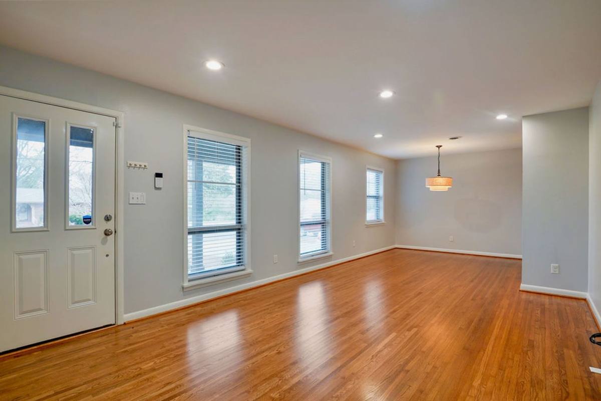 House for rent at 969 Oak Grove Rd, Birmingham, AL 35209