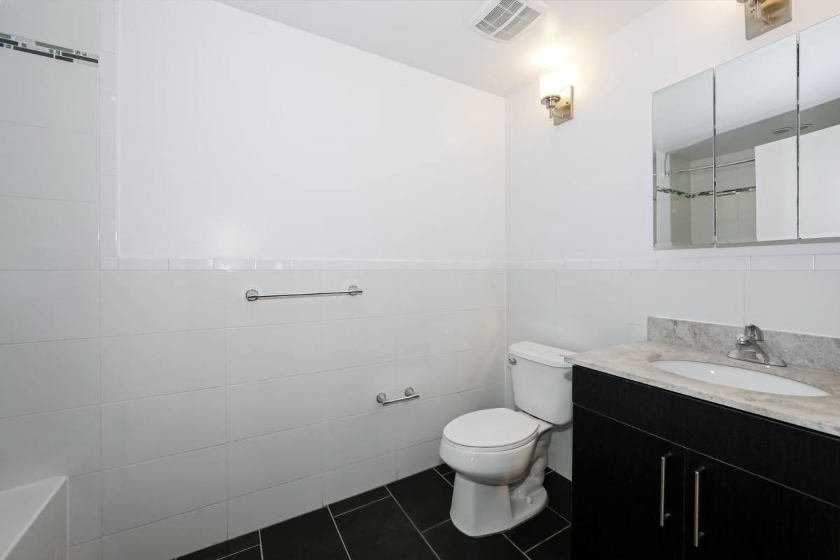 Apartment for rent at 1701 Park Ave, Weehawken, NJ 07086