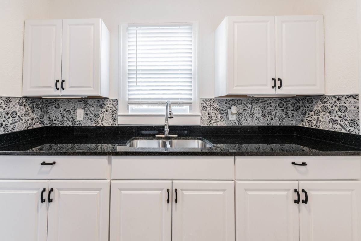 Apartment for rent at 930 E Grayson St, San Antonio, TX 78208