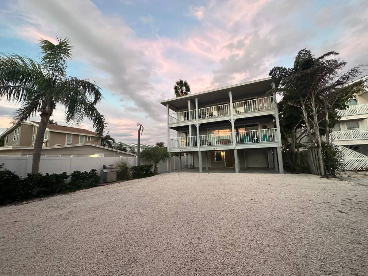 Apartment for rent at 19804 Gulf Blvd, Indian Rocks Beach, FL 33785