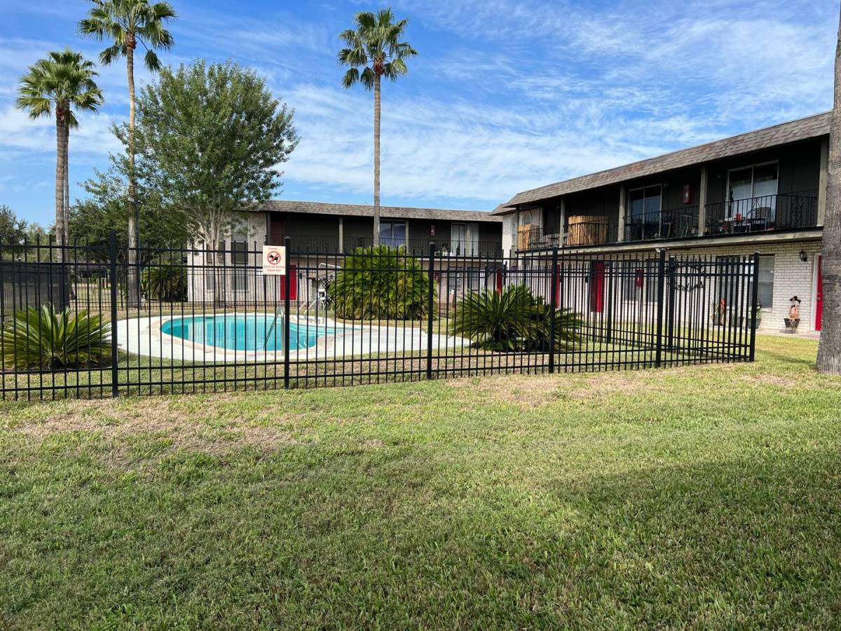 Apartment for rent at 206 N Montevideo Ave, Edinburg, TX 78541