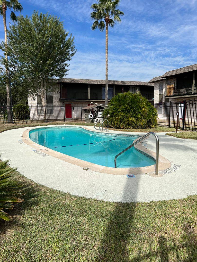 Apartment for rent at 206 N Montevideo Ave, Edinburg, TX 78541