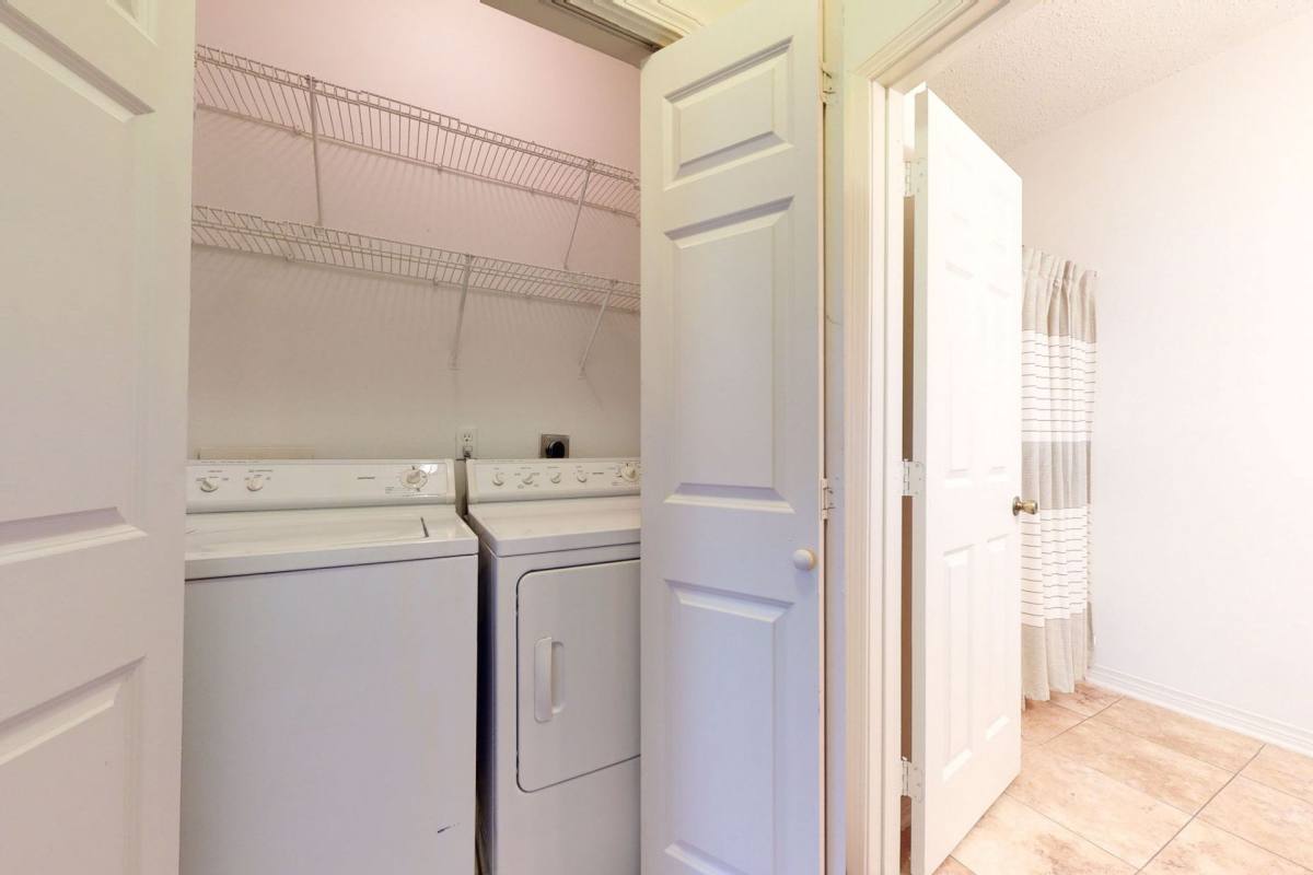 Apartment for rent at 1309 Lake Ave, Metairie, LA 70005