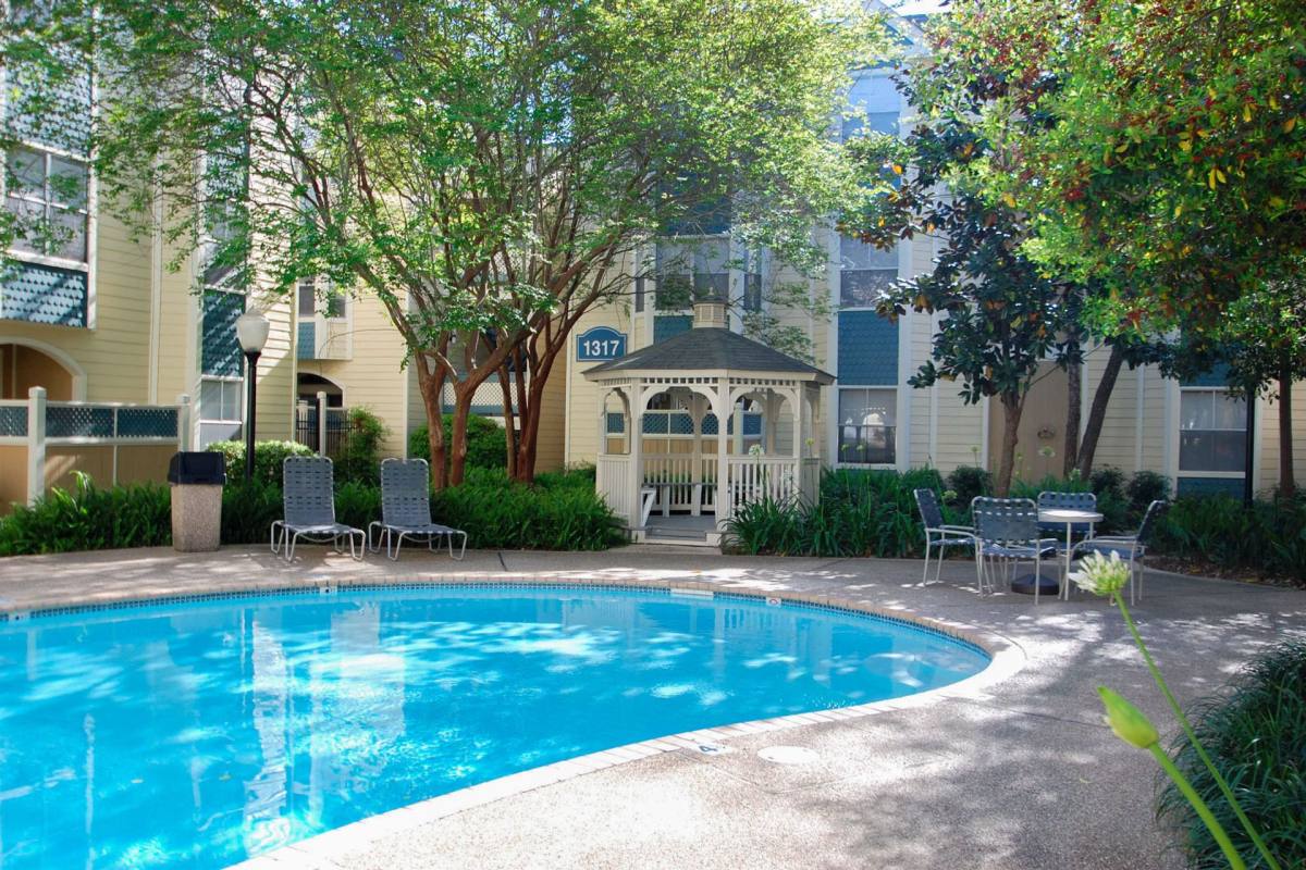 Apartment for rent at 1309 Lake Ave, Metairie, LA 70005