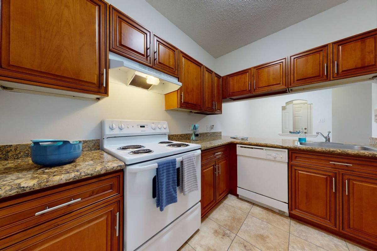 Apartment for rent at 1309 Lake Ave, Metairie, LA 70005